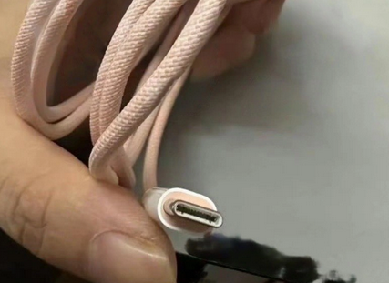 元谋苹果15维修店分享iPhone15USB-C数据线长啥样